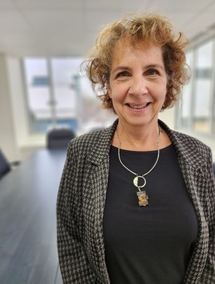 Mme Lyne Larose