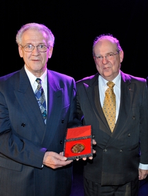 Dr Yvon Couture, m.v.
