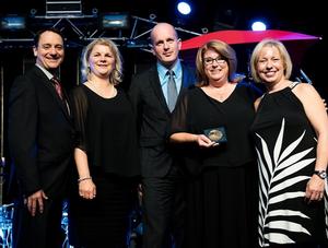 Dre Brigitte Boucher,  médecin vétérinaire de Bécancour, reçoit une grande distinction du système professionnel québécois